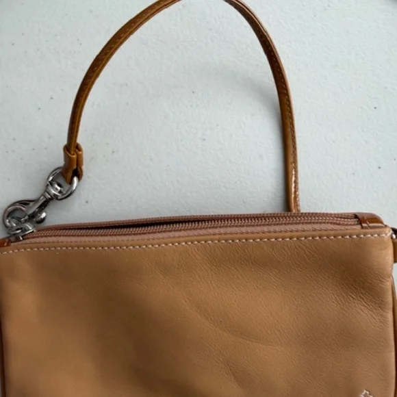 Coach - Picture 3 of 4